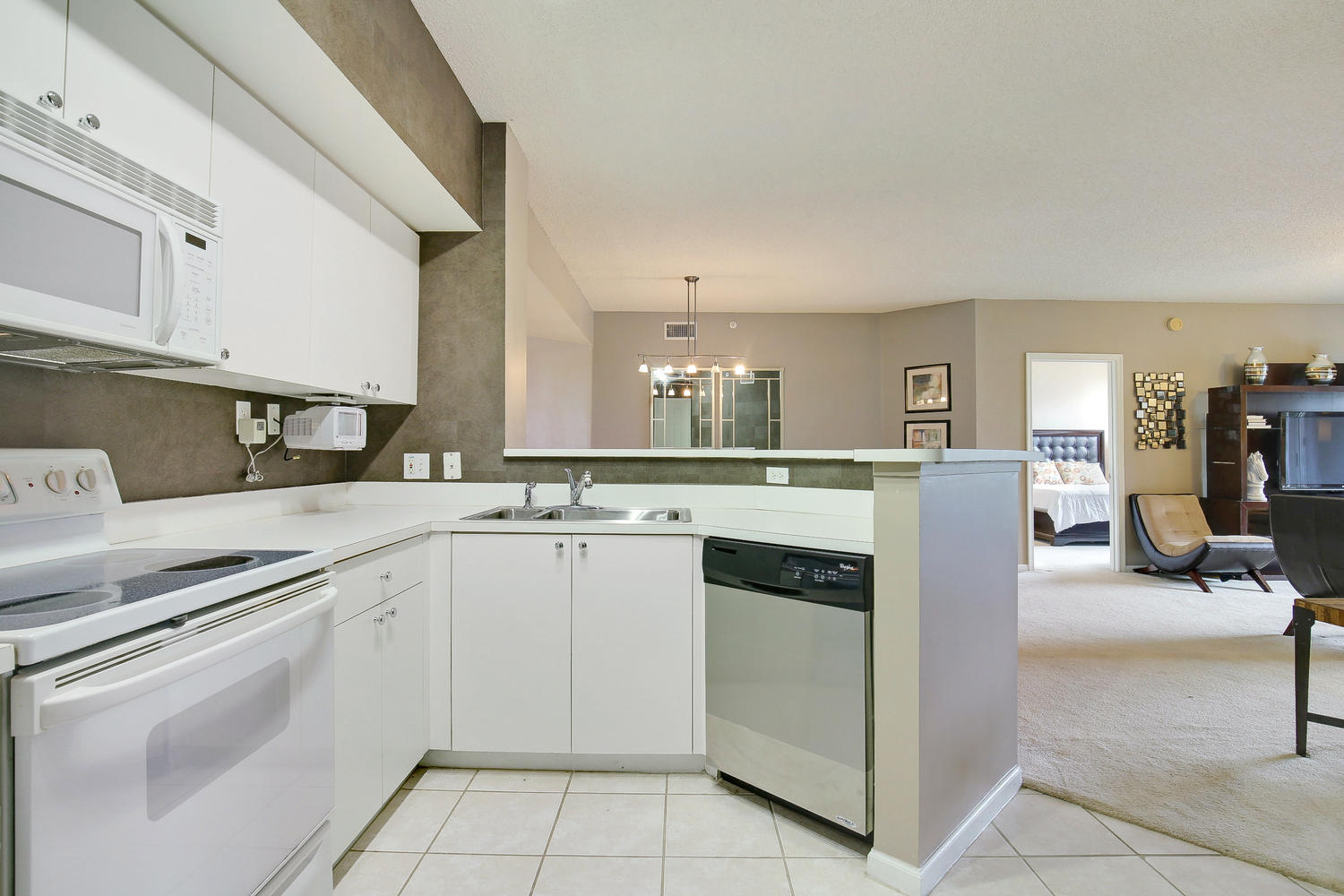 ST ANDREWS AT POLO CLUB CONDO - Residential Lease