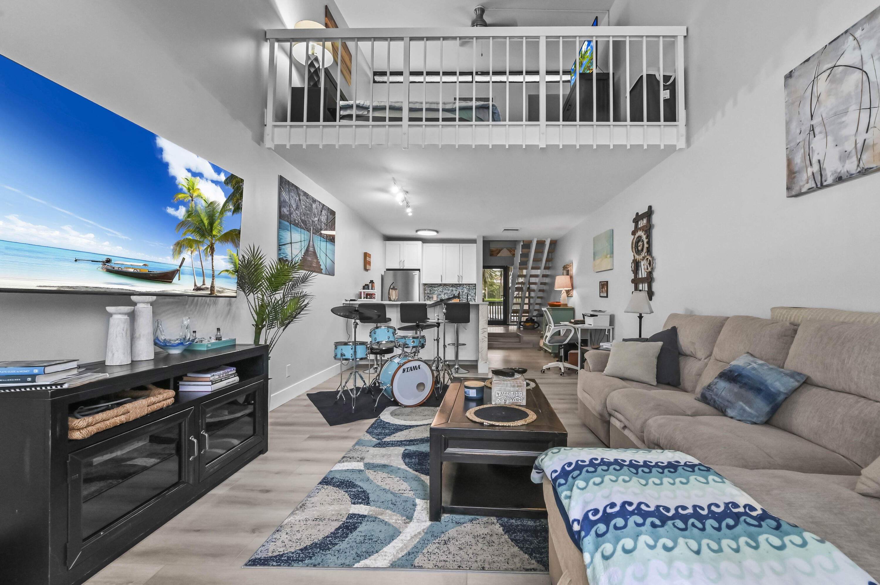 MAYFAIR HOUSE CONDO - Residential