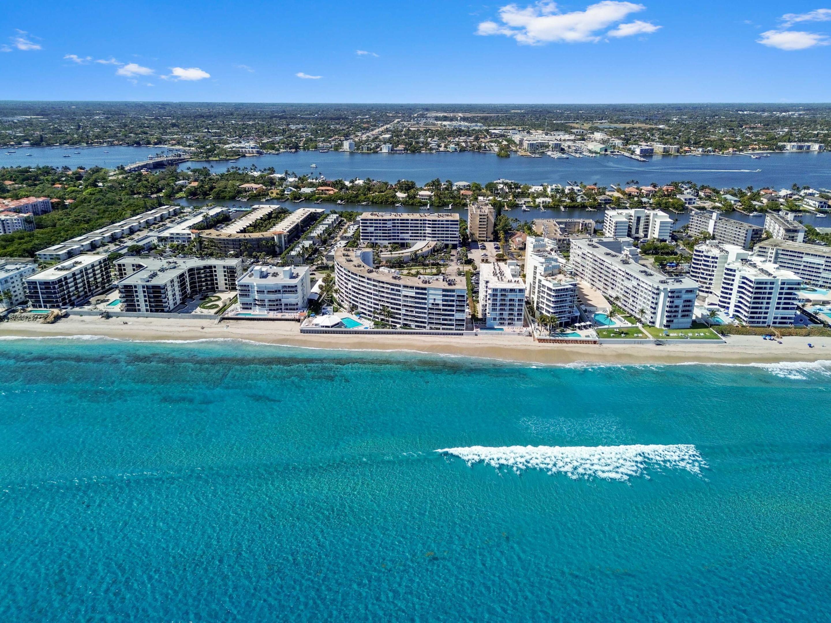 MAYFAIR HOUSE CONDO - Residential