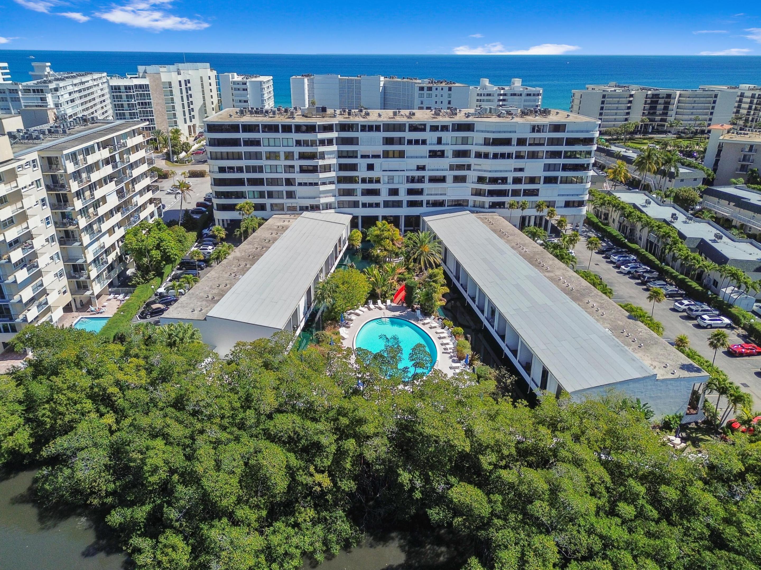 MAYFAIR HOUSE CONDO - Residential