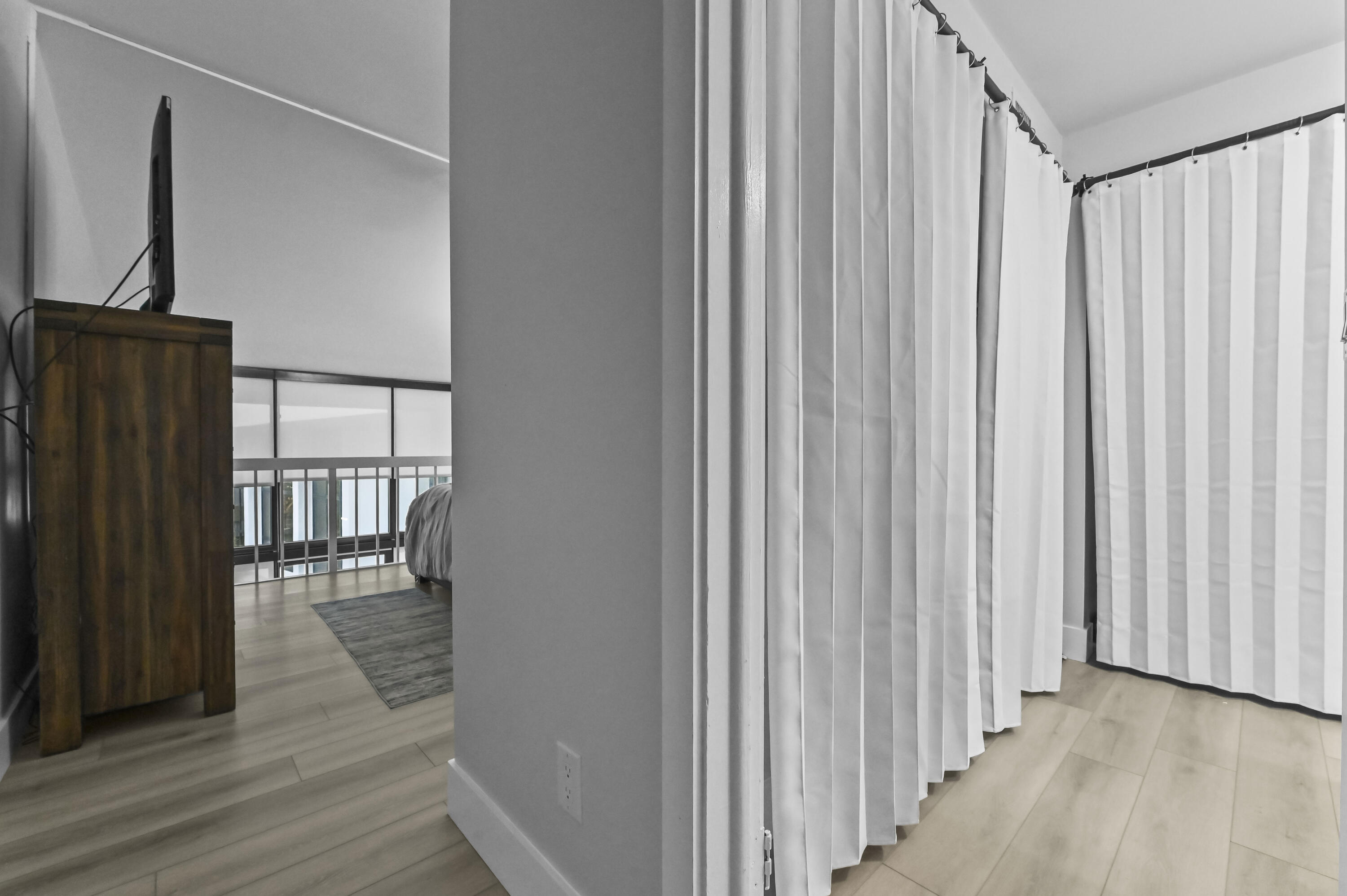 MAYFAIR HOUSE CONDO - Residential