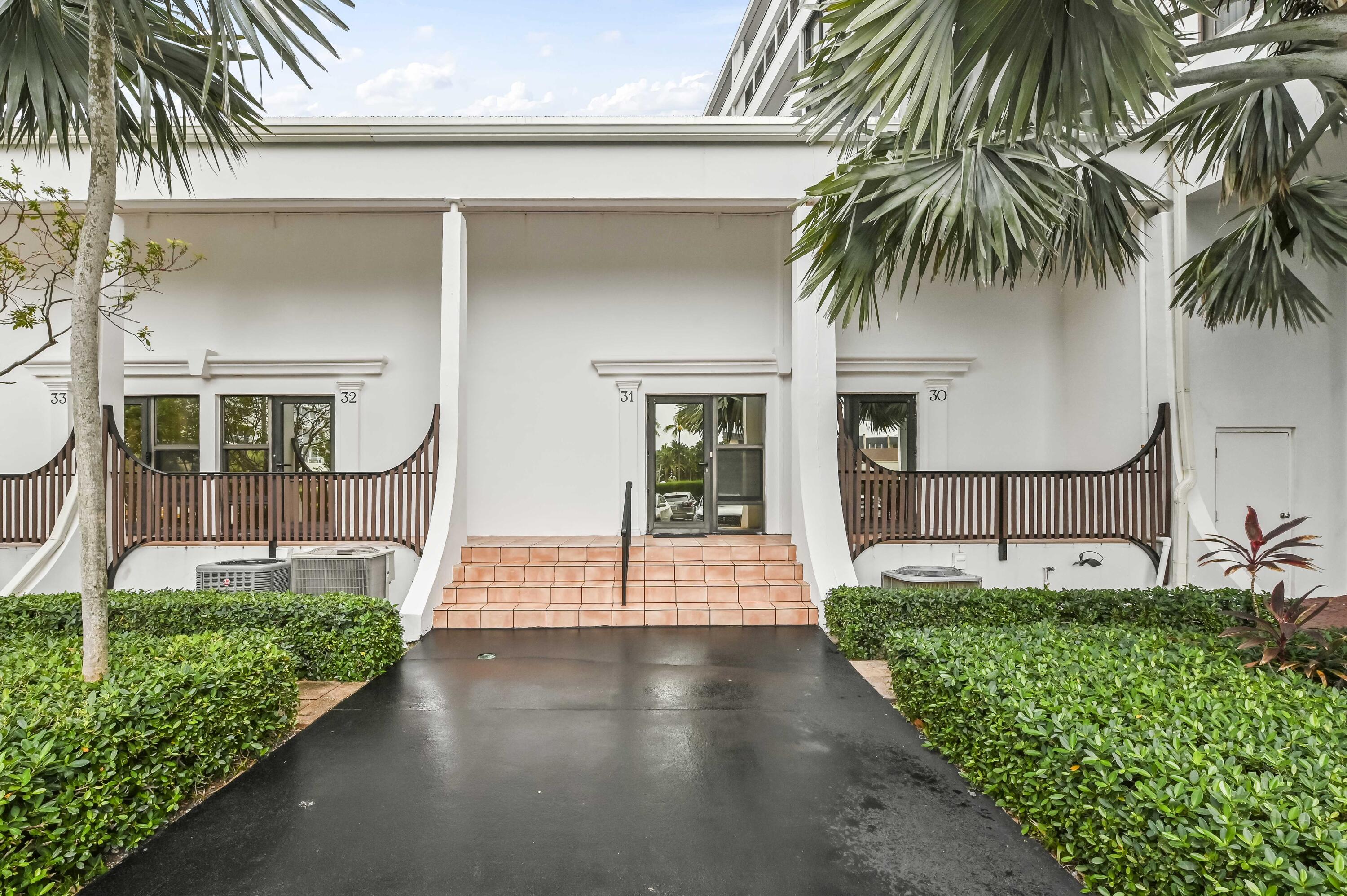 MAYFAIR HOUSE CONDO - Residential