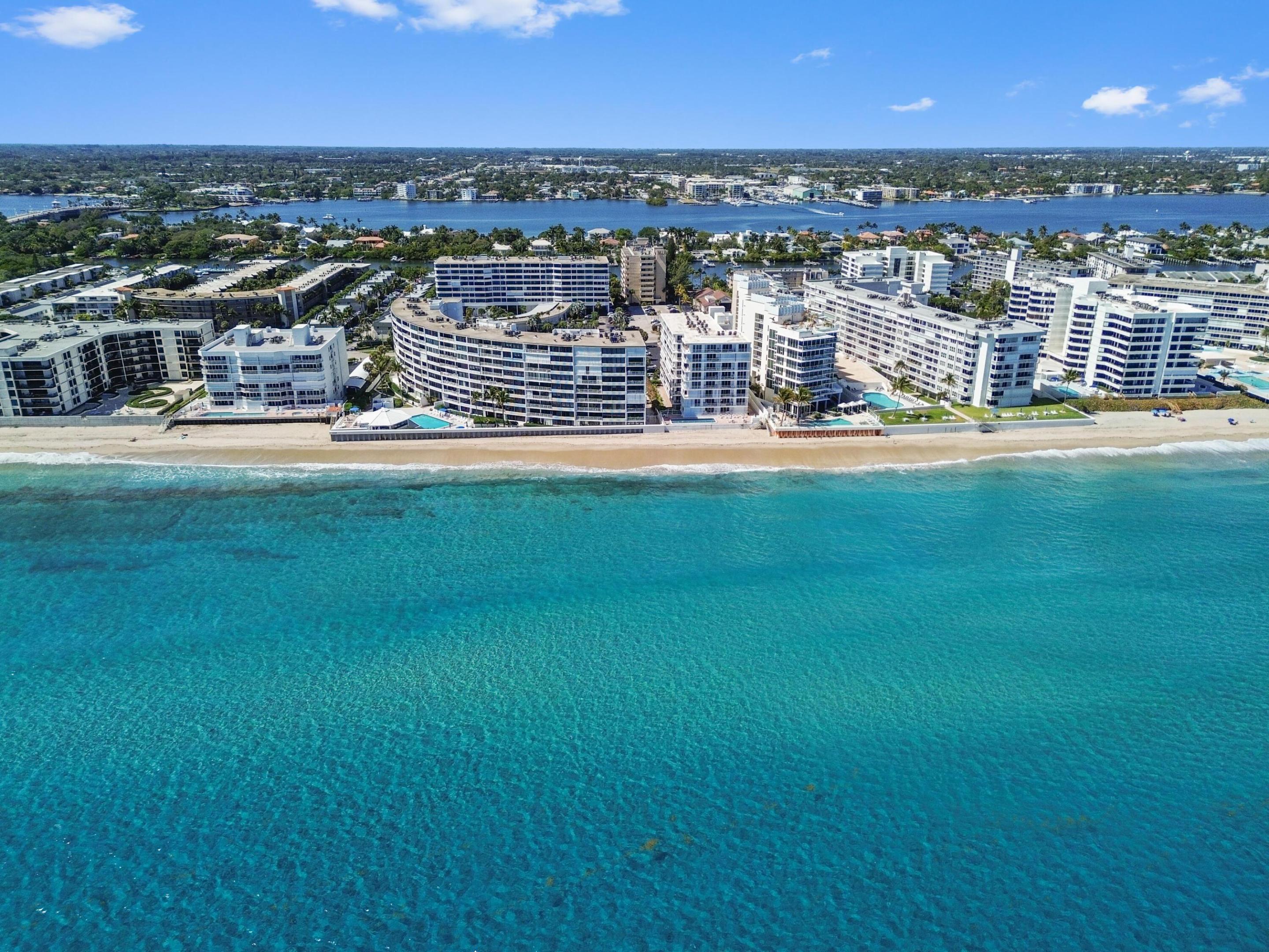 MAYFAIR HOUSE CONDO - Residential