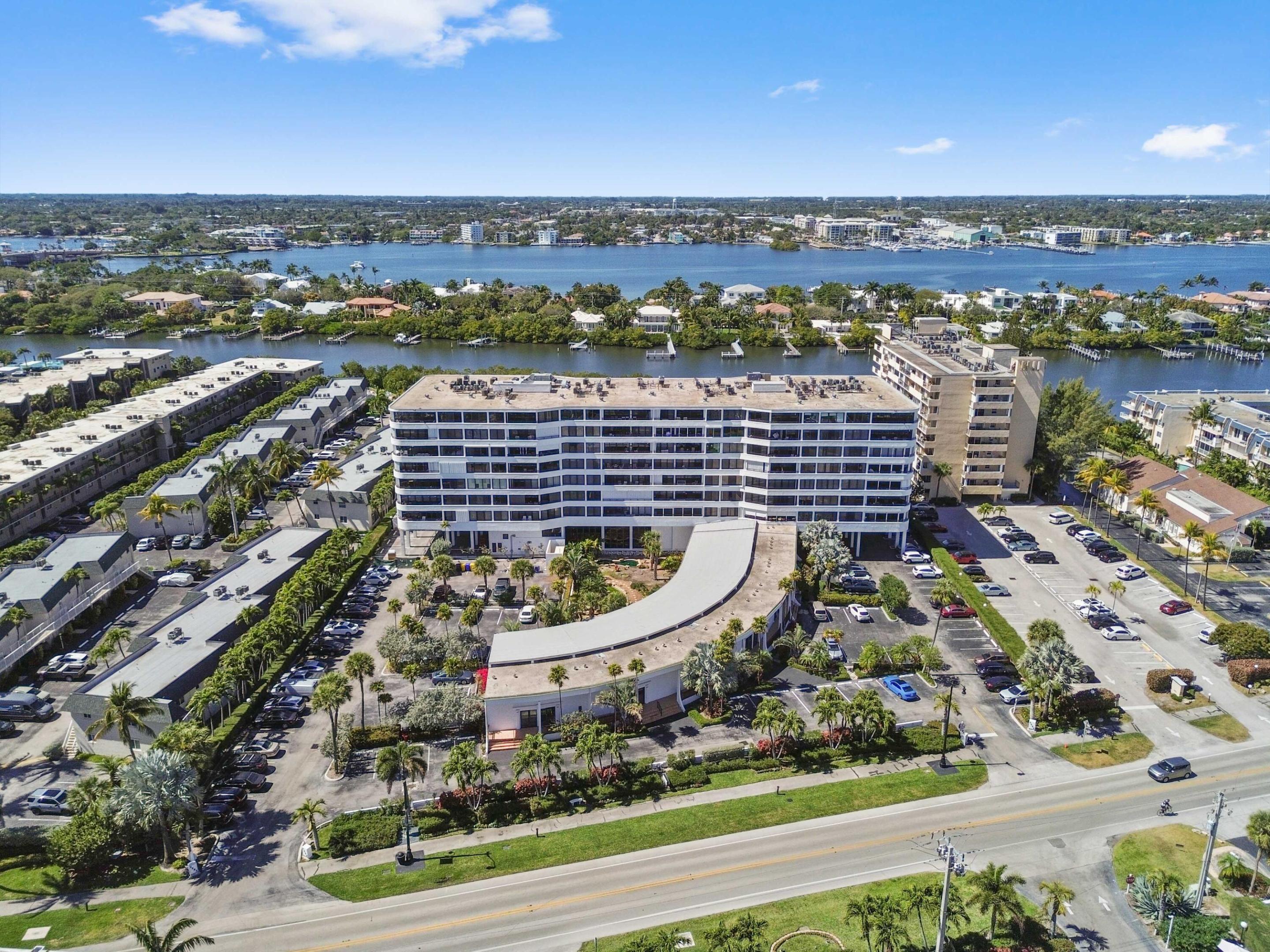 MAYFAIR HOUSE CONDO - Residential