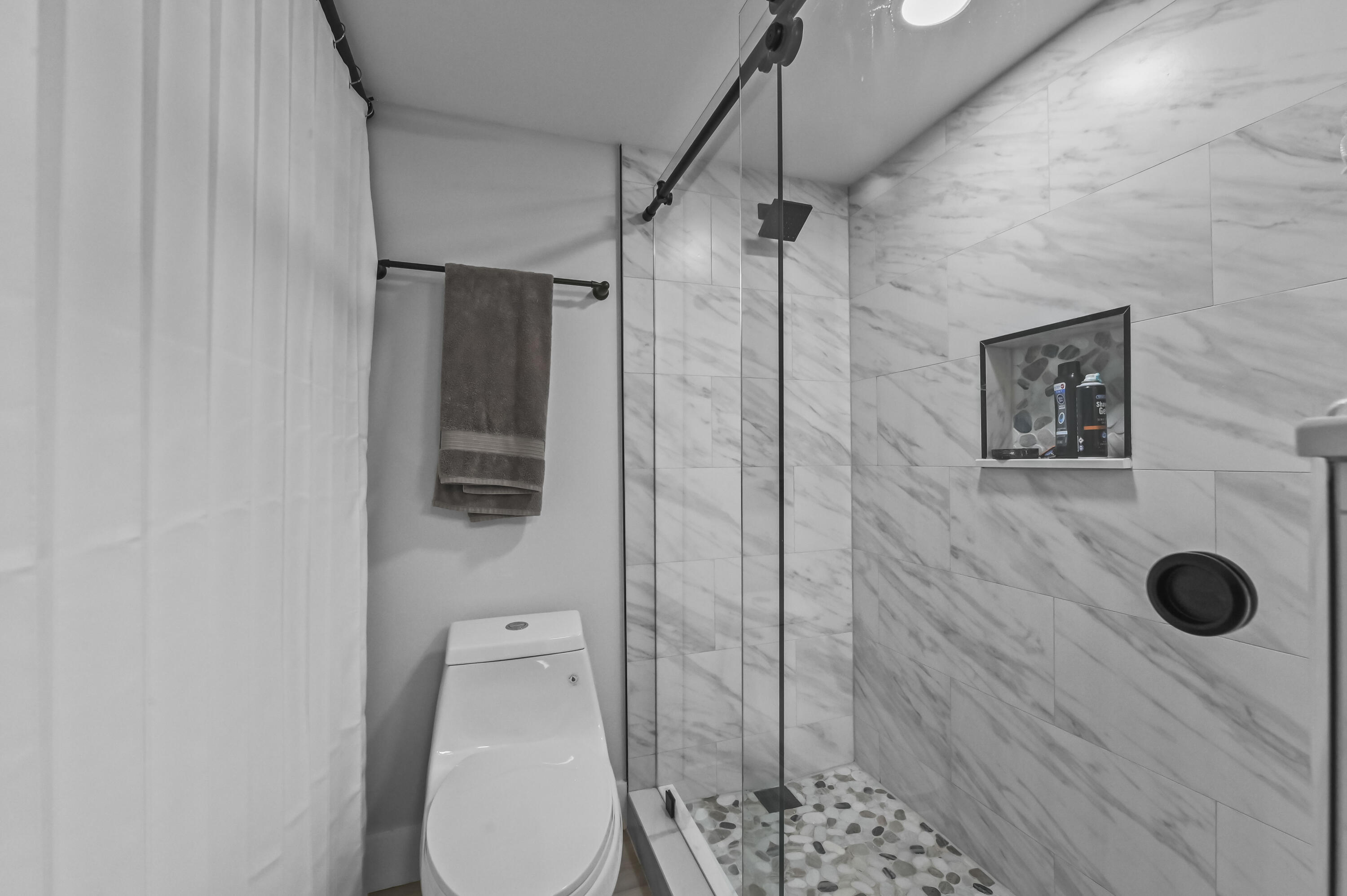 MAYFAIR HOUSE CONDO - Residential