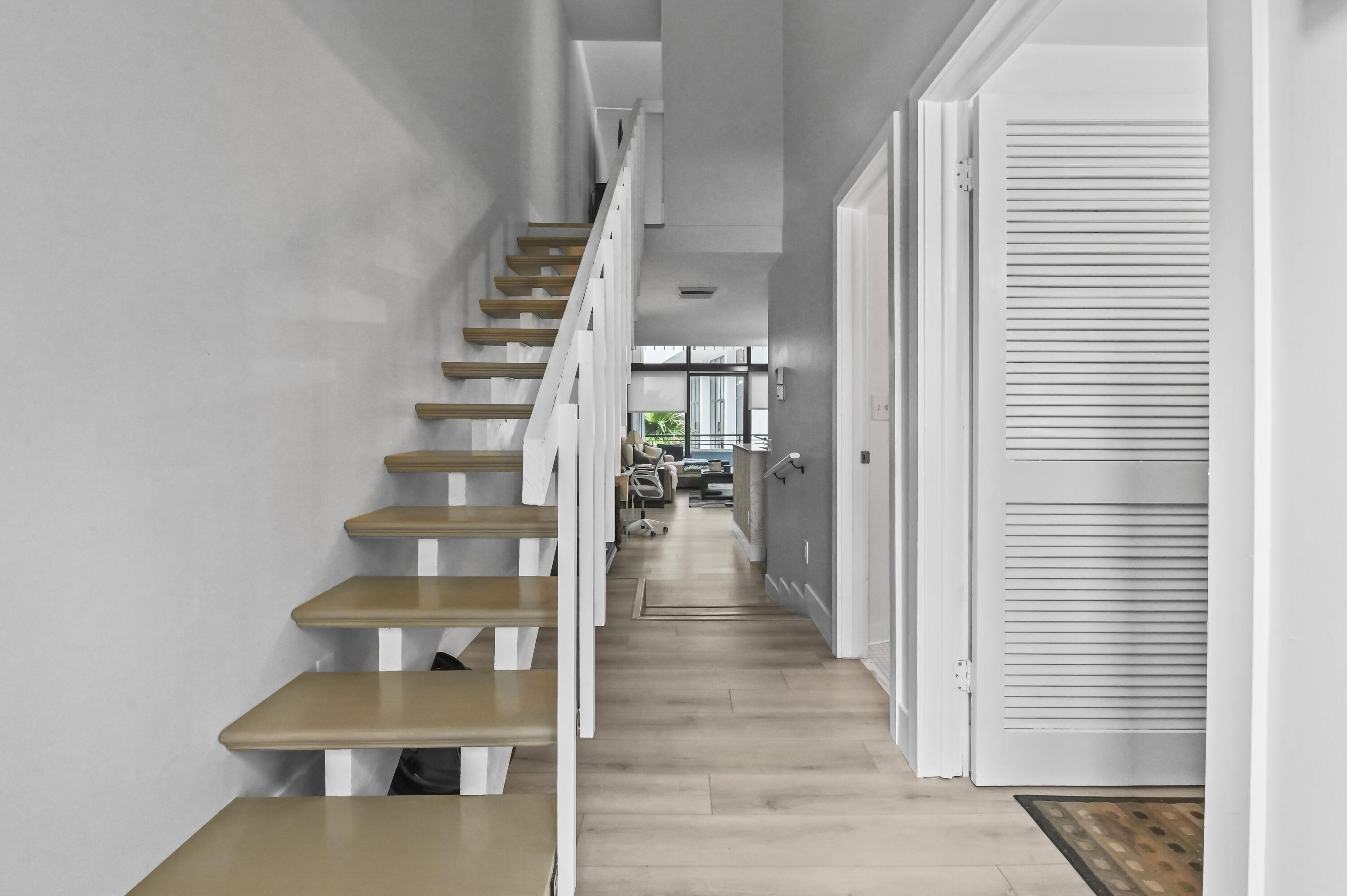 MAYFAIR HOUSE CONDO - Residential