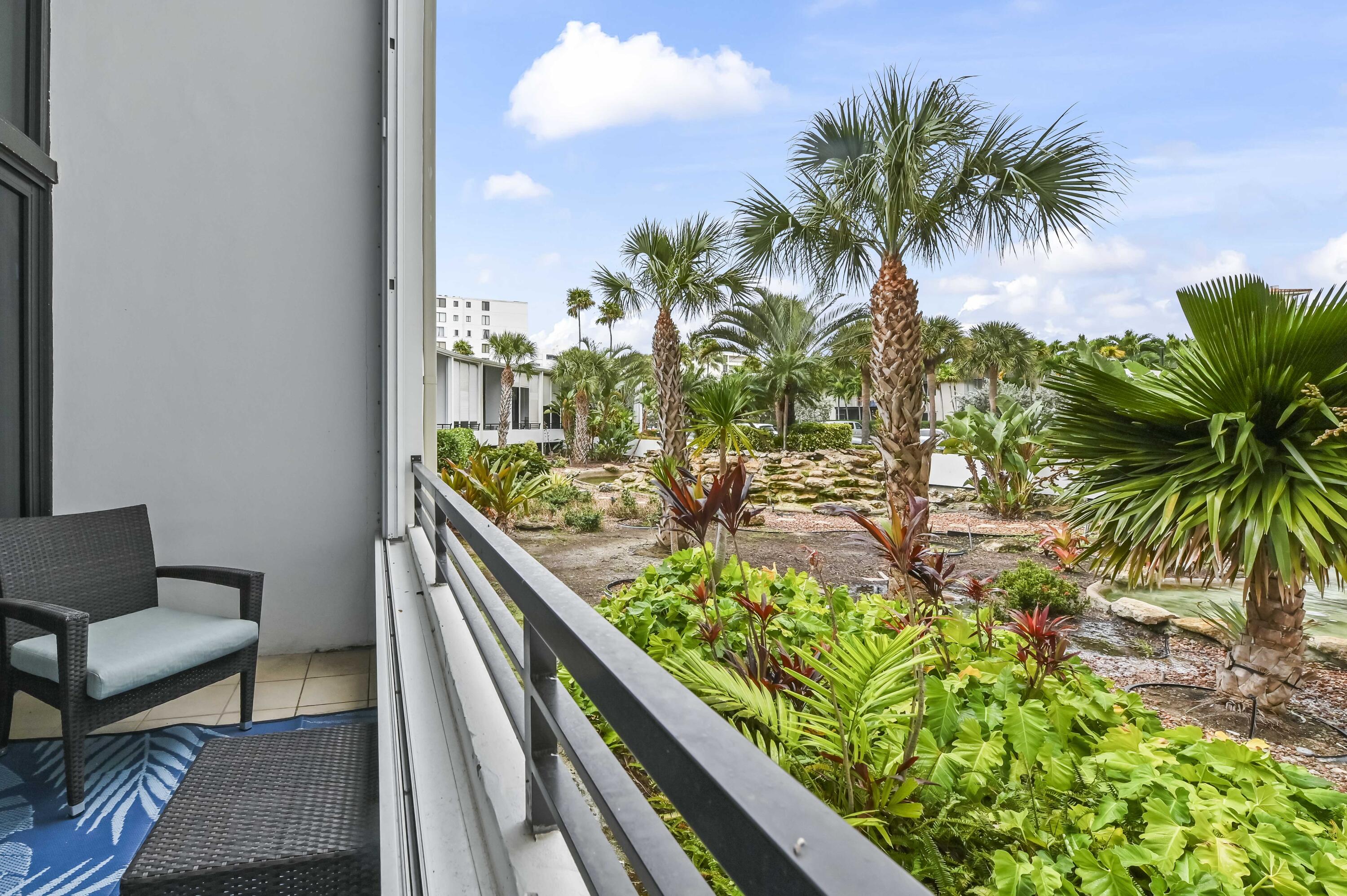 MAYFAIR HOUSE CONDO - Residential