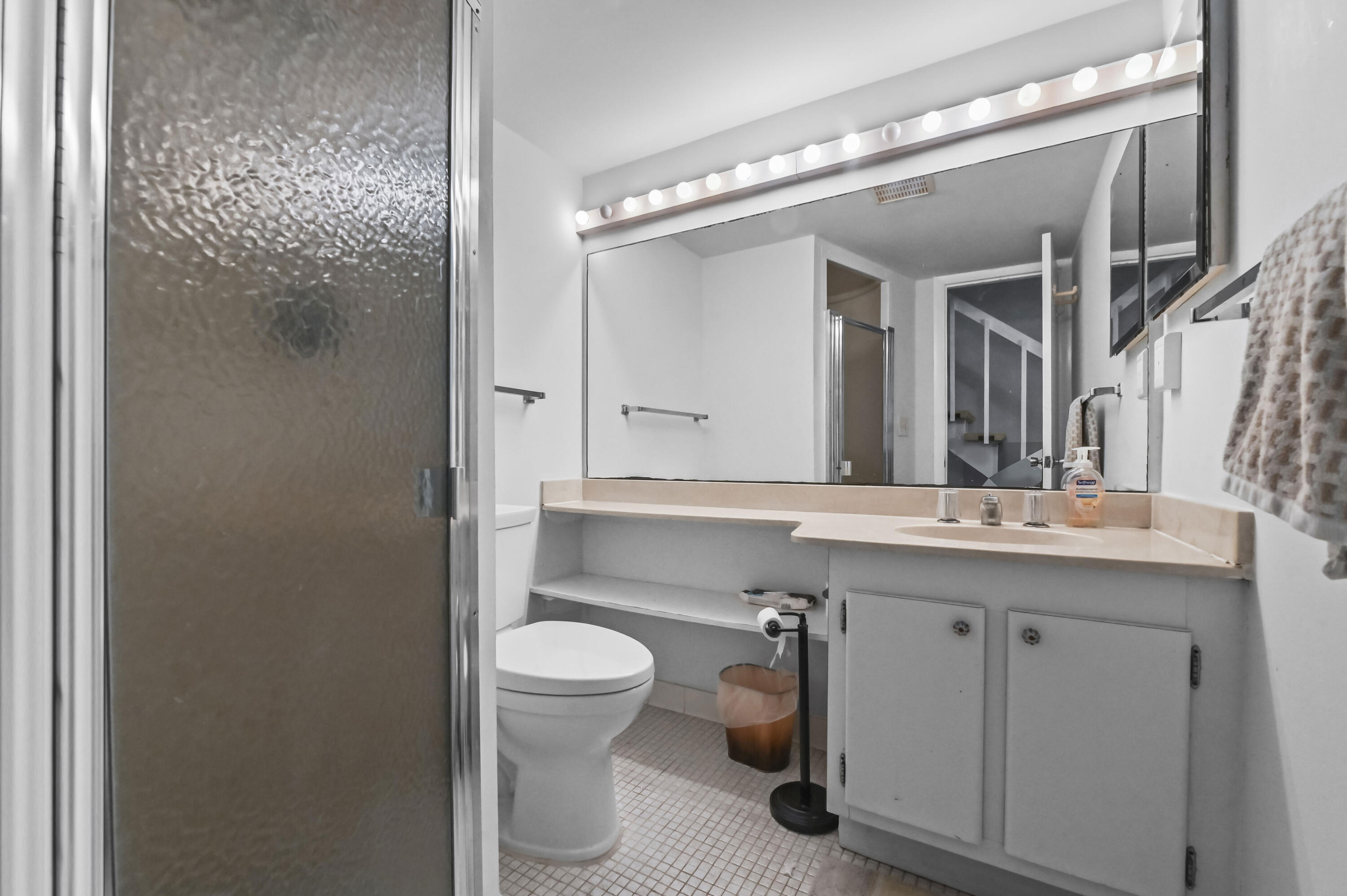 MAYFAIR HOUSE CONDO - Residential