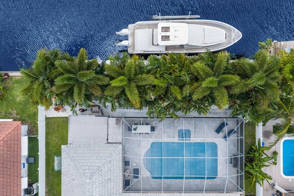 Photo of 2920 NE 52nd Street, Fort Lauderdale, FL 33308 (MLS # B26028998)