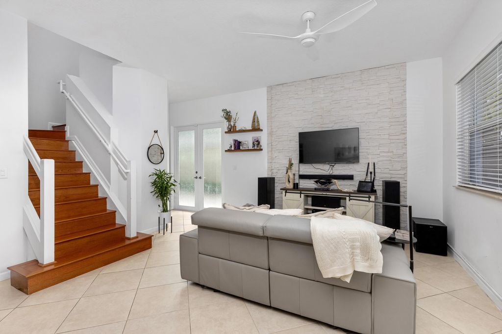 Photo of 1222 NE 18th Avenue #1, Fort Lauderdale, FL 33304 (MLS # B26001360)