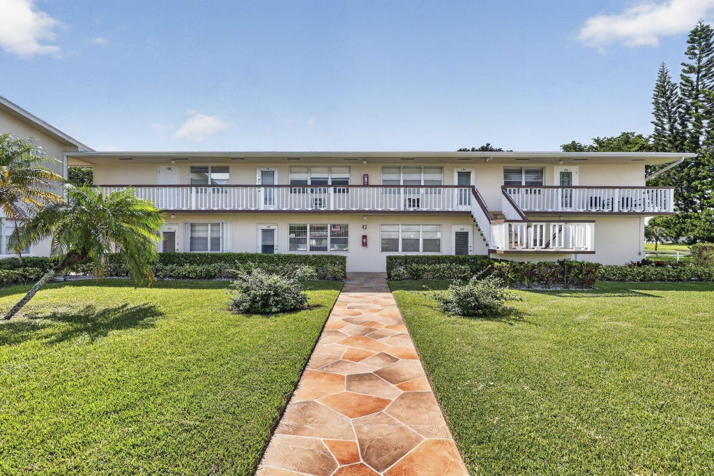 Photo of 135 Somerset G, West Palm Beach, FL 33417 (MLS # B26084851)