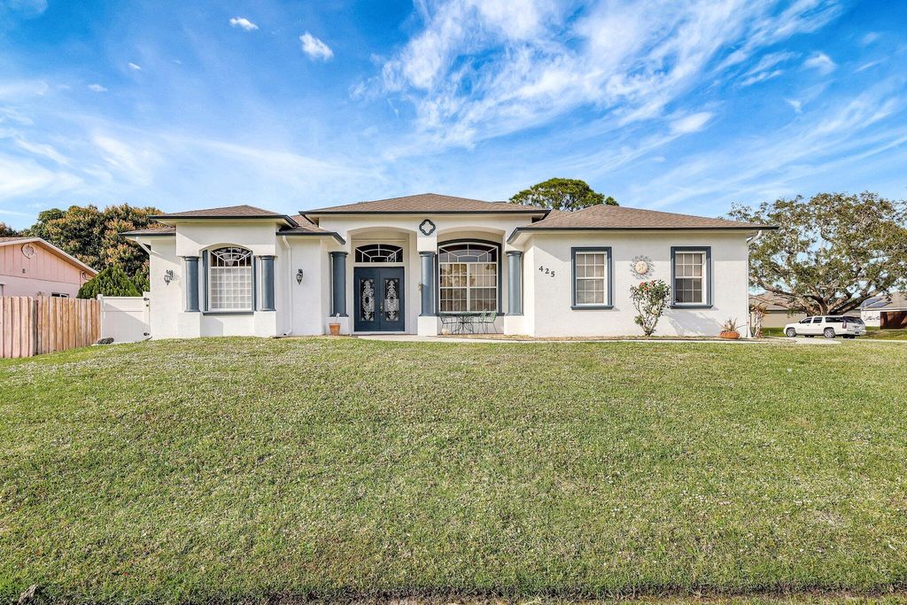 Photo of 425 SE Evergreen Terrace, Port Saint Lucie, FL 34983 (MLS # R11057524)