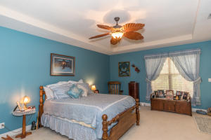 THE FALLS - Residential