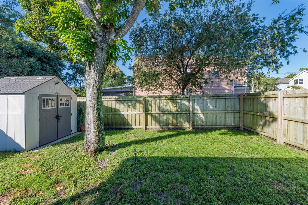 VICTORIA WOODS 1 - Residential