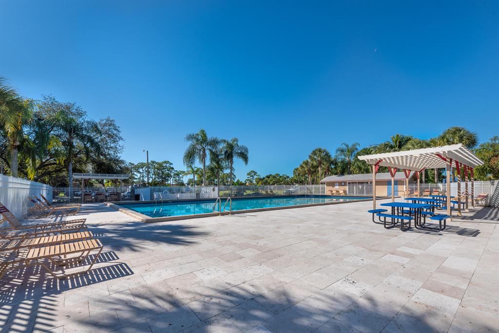 VICTORIA WOODS 1 - Residential