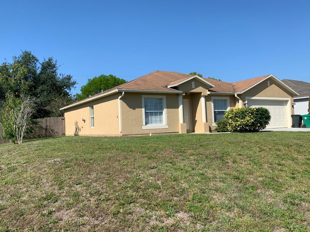 Photo of 269 SW Ridgecrest Drive, Port Saint Lucie, FL 34953 (MLS # B26007561)