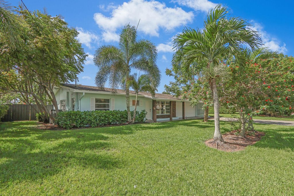 Photo of 8336 SE Palm Street, Hobe Sound, FL 33455 (MLS # R11164419)