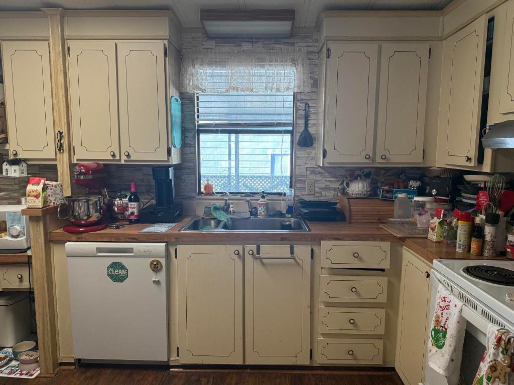 Spanish Lakes Country Club Village - Residential