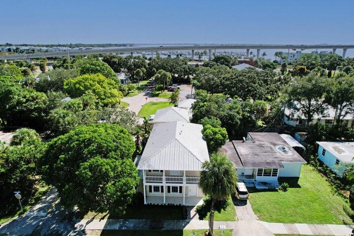 RIVERSIDE PARK - Residential Lease