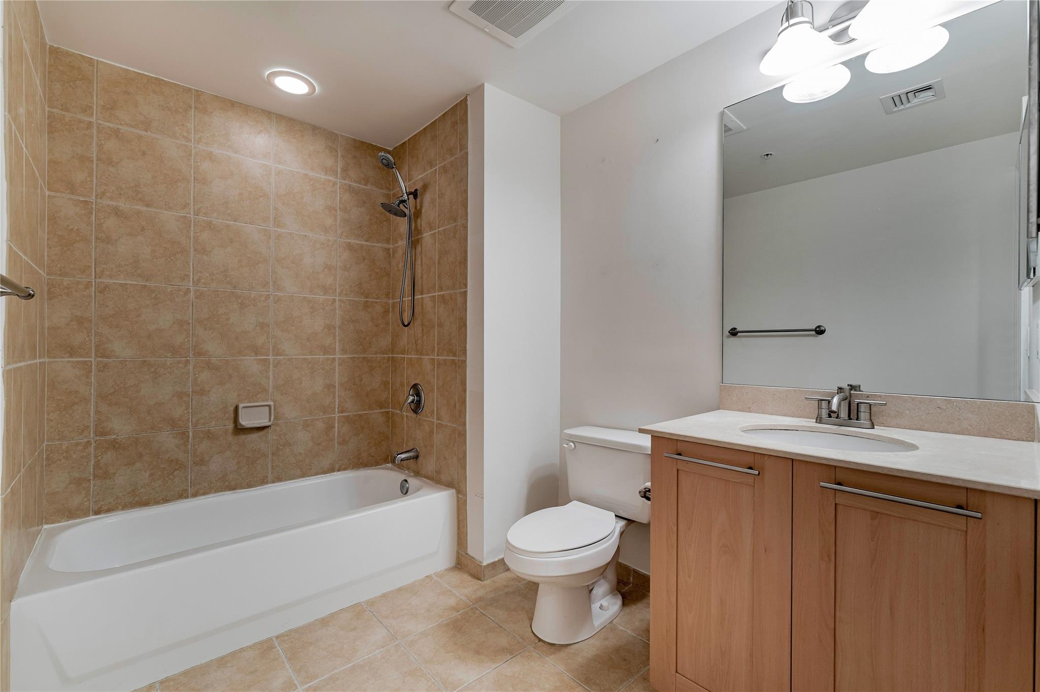 NURIVER LANDING CONDO - Residential Lease