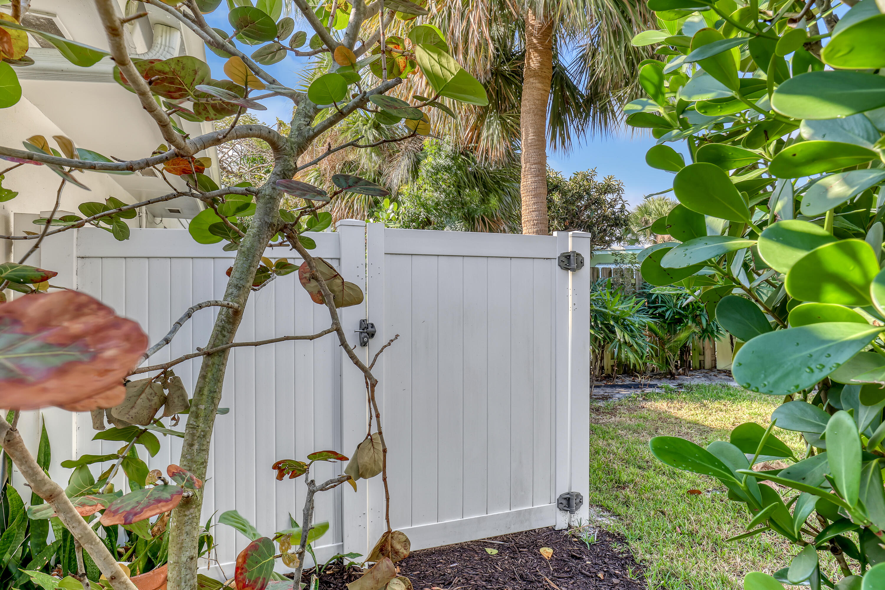 NORTH PALM BEACH VILLAGE OF 1 - Residential