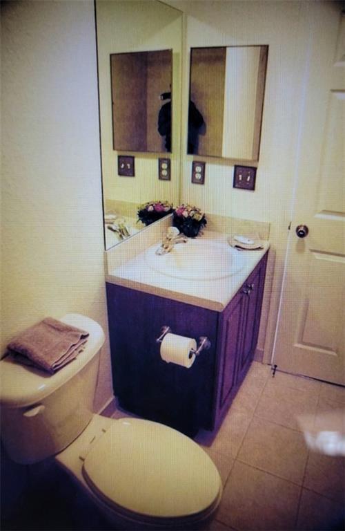 RIVERSIDE VILLAS AT CORAL - Residential