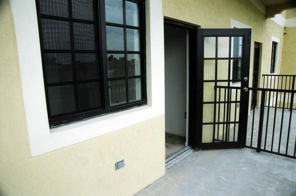 RIVERSIDE VILLAS AT CORAL - Residential