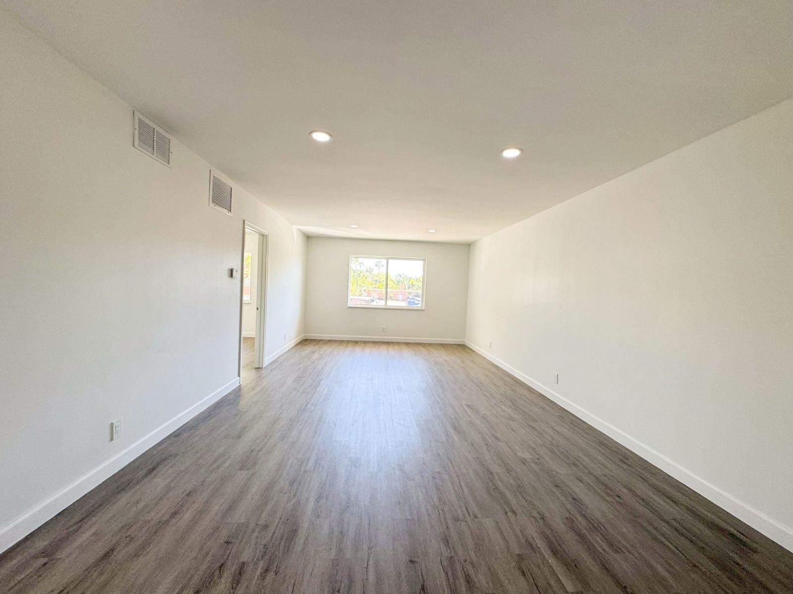 119 NE 19th Ct 207G