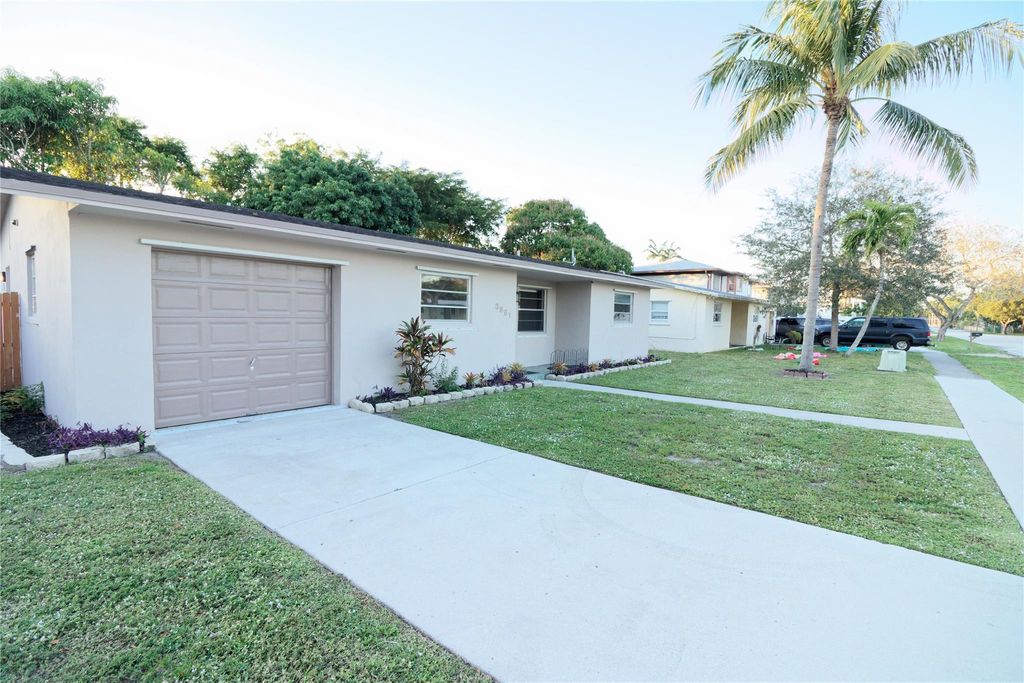 Photo of 3891 NW 78th Ave, Davie, FL 33024 (MLS # F10542586)
