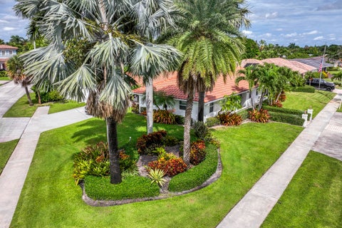 Tiny photo for 1123 SE 14th Avenue, Deerfield Beach, FL 33441 (MLS # B26082769)