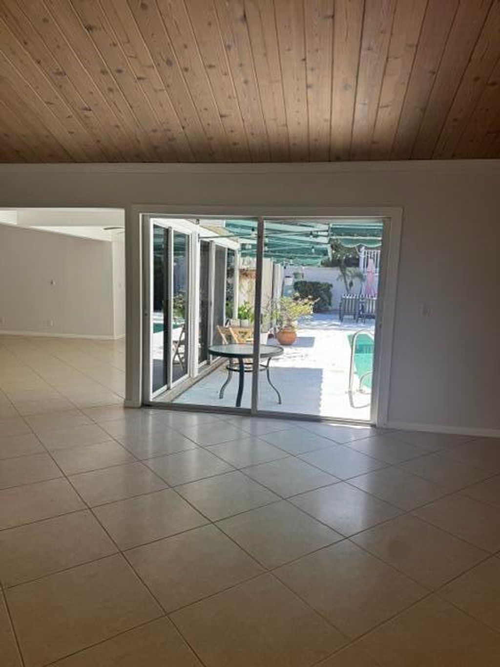 Photo of 112 E Coral Fish Lane, Jupiter, FL 33477 (MLS # B26032102)
