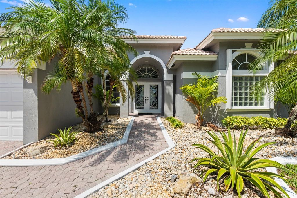 Photo of 16483 Segovia Circle, Fort Lauderdale, FL 33331 (MLS # F10492775)