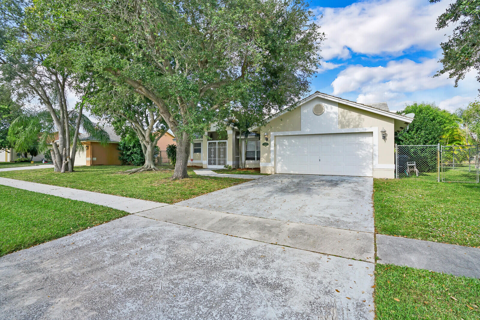 WHITEHORSE ESTATES - Residential Lease