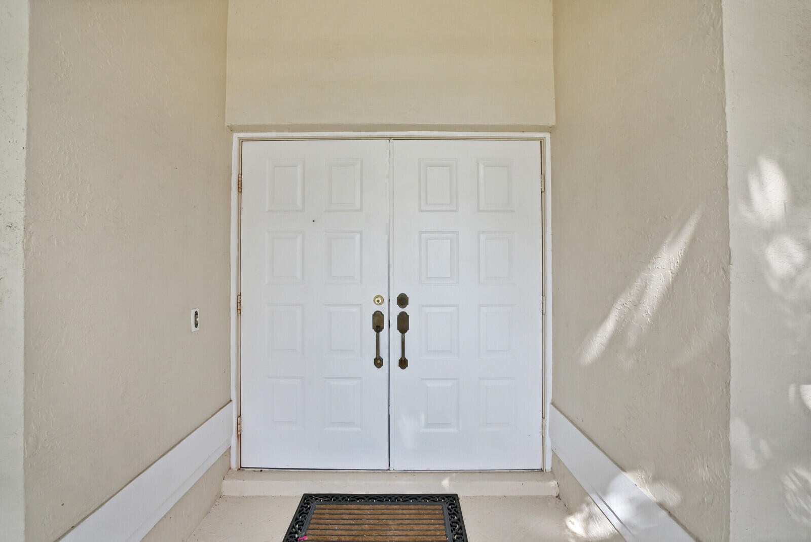 WHITEHORSE ESTATES - Residential Lease