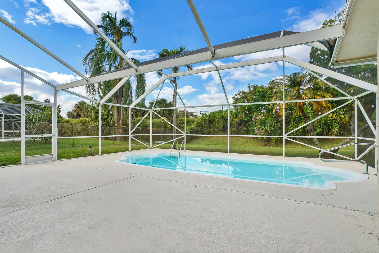 WHITEHORSE ESTATES - Residential Lease
