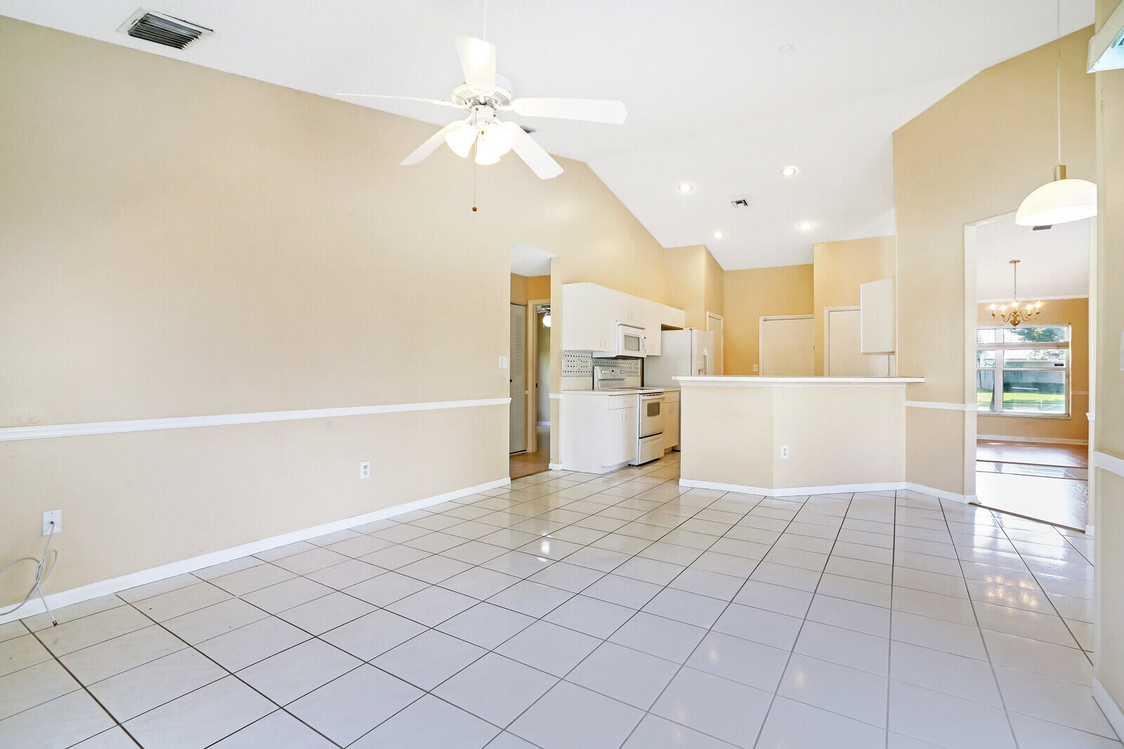 WHITEHORSE ESTATES - Residential Lease
