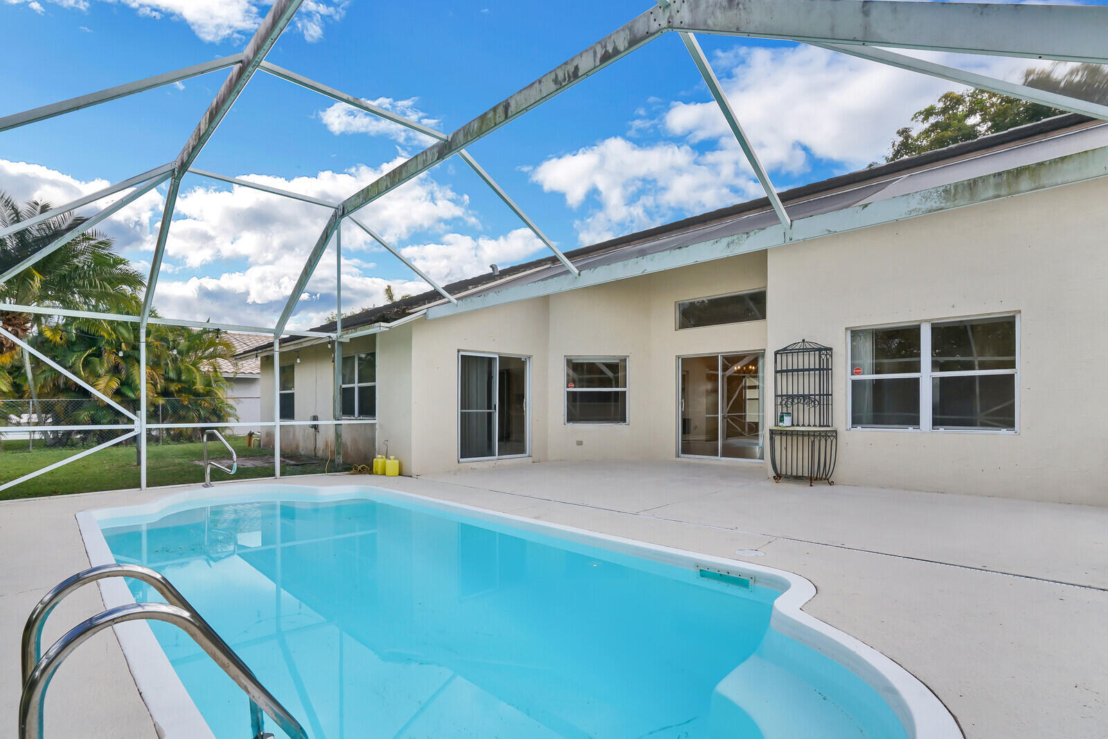 WHITEHORSE ESTATES - Residential Lease