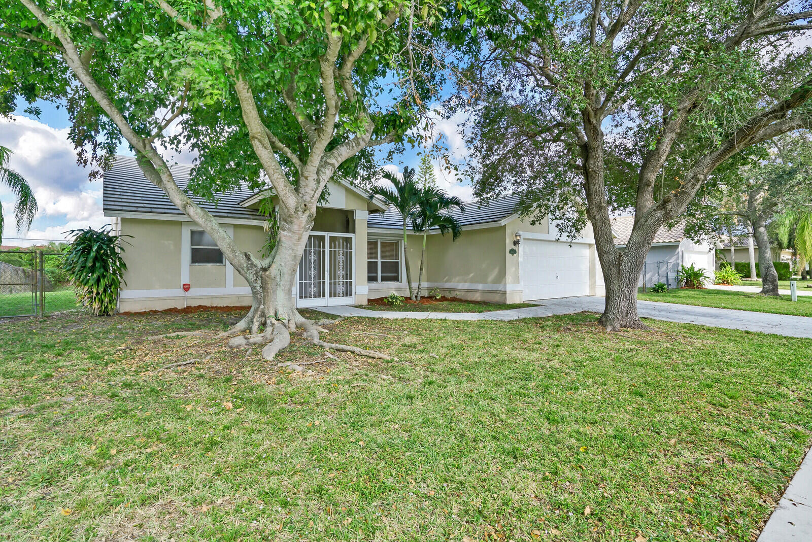 WHITEHORSE ESTATES - Residential Lease