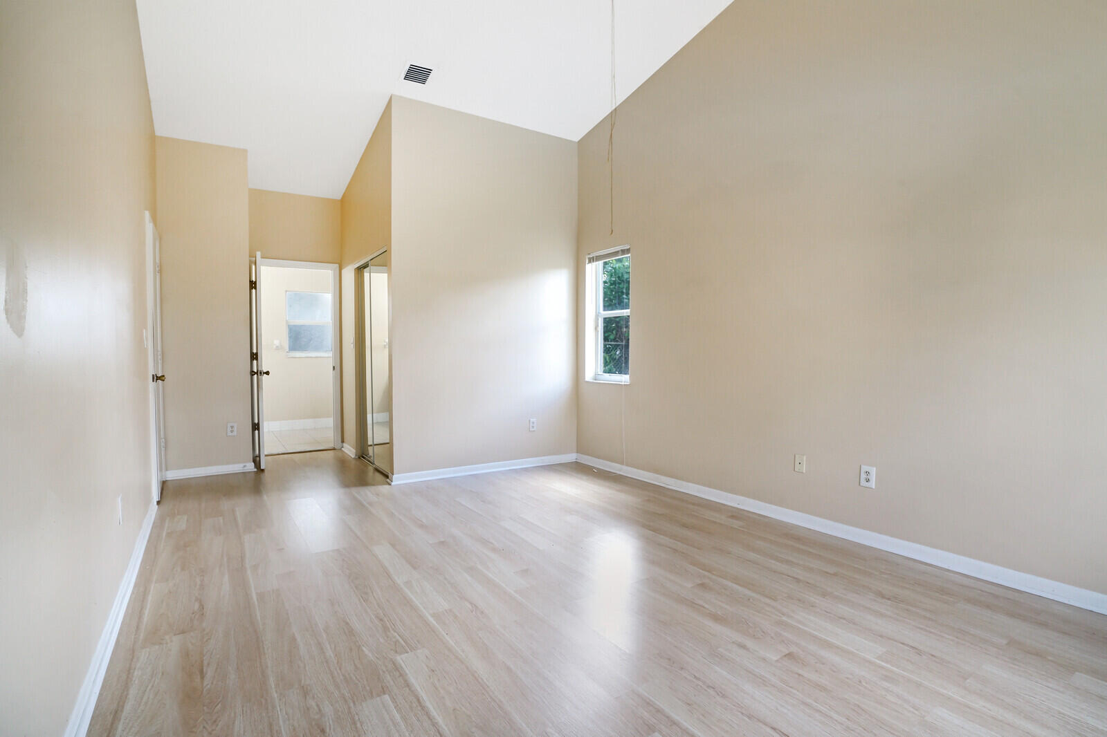 WHITEHORSE ESTATES - Residential Lease