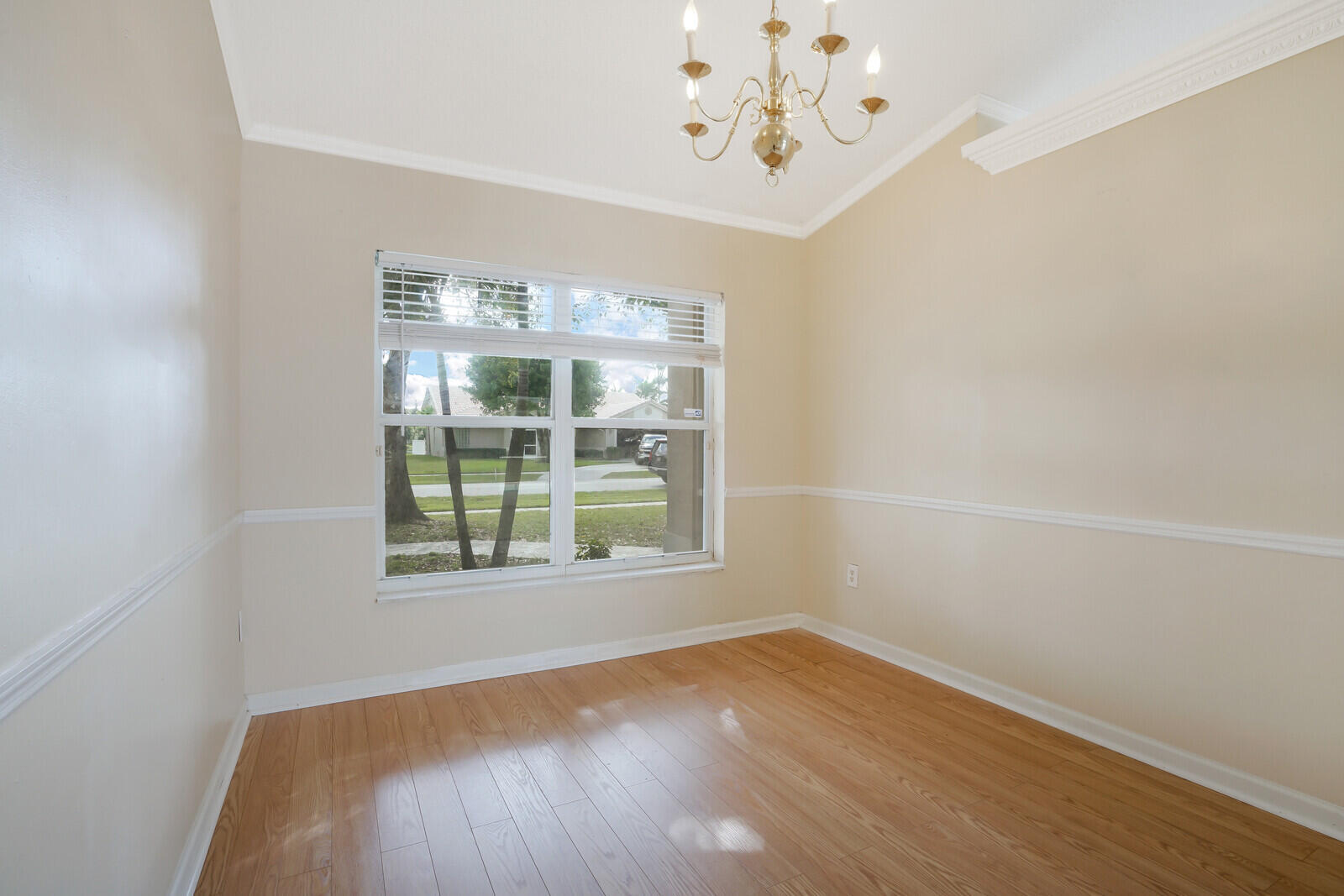 WHITEHORSE ESTATES - Residential Lease