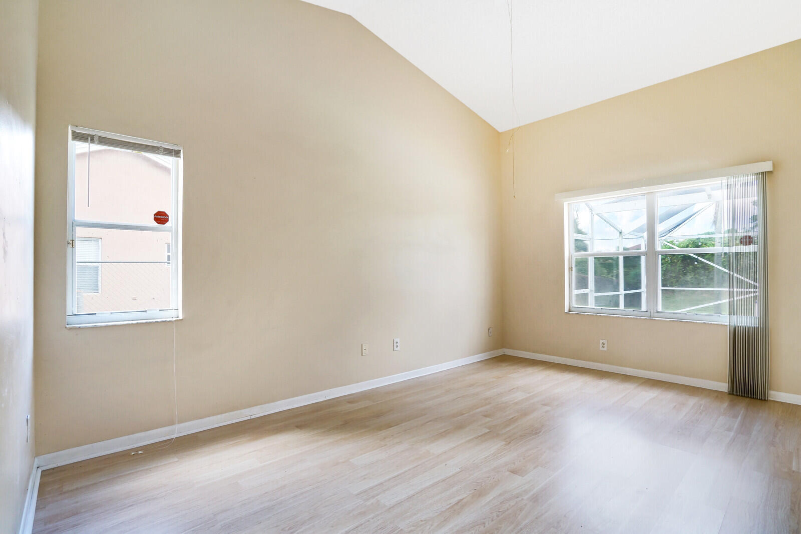 WHITEHORSE ESTATES - Residential Lease
