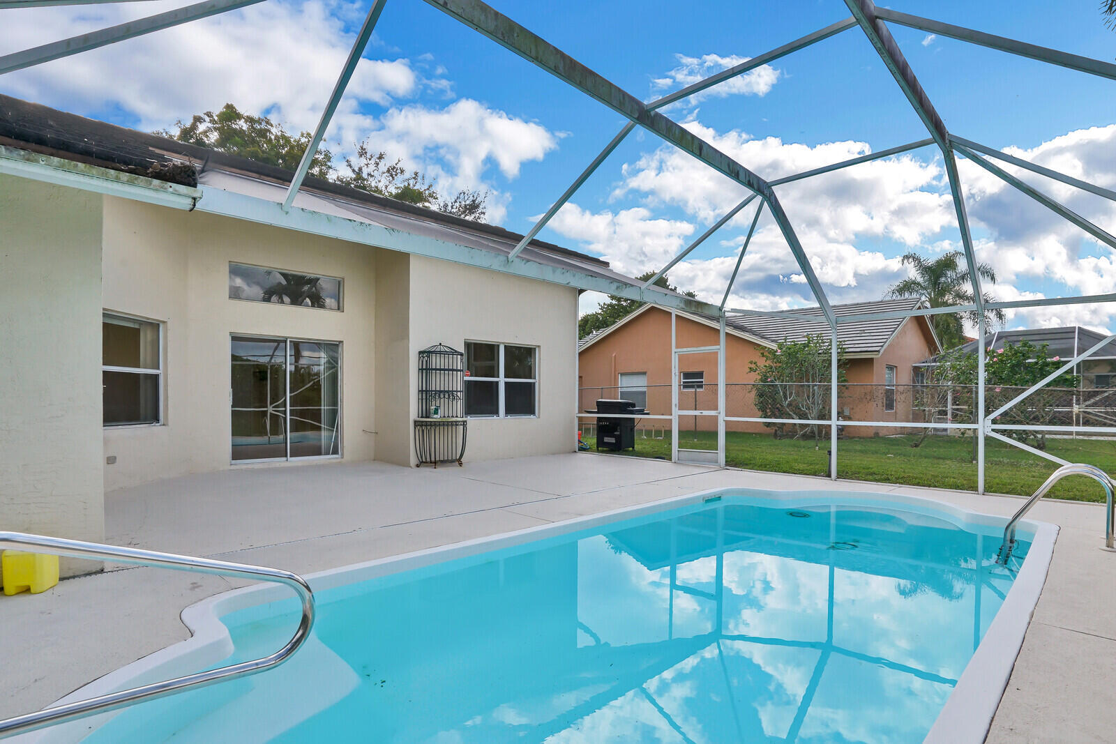 WHITEHORSE ESTATES - Residential Lease
