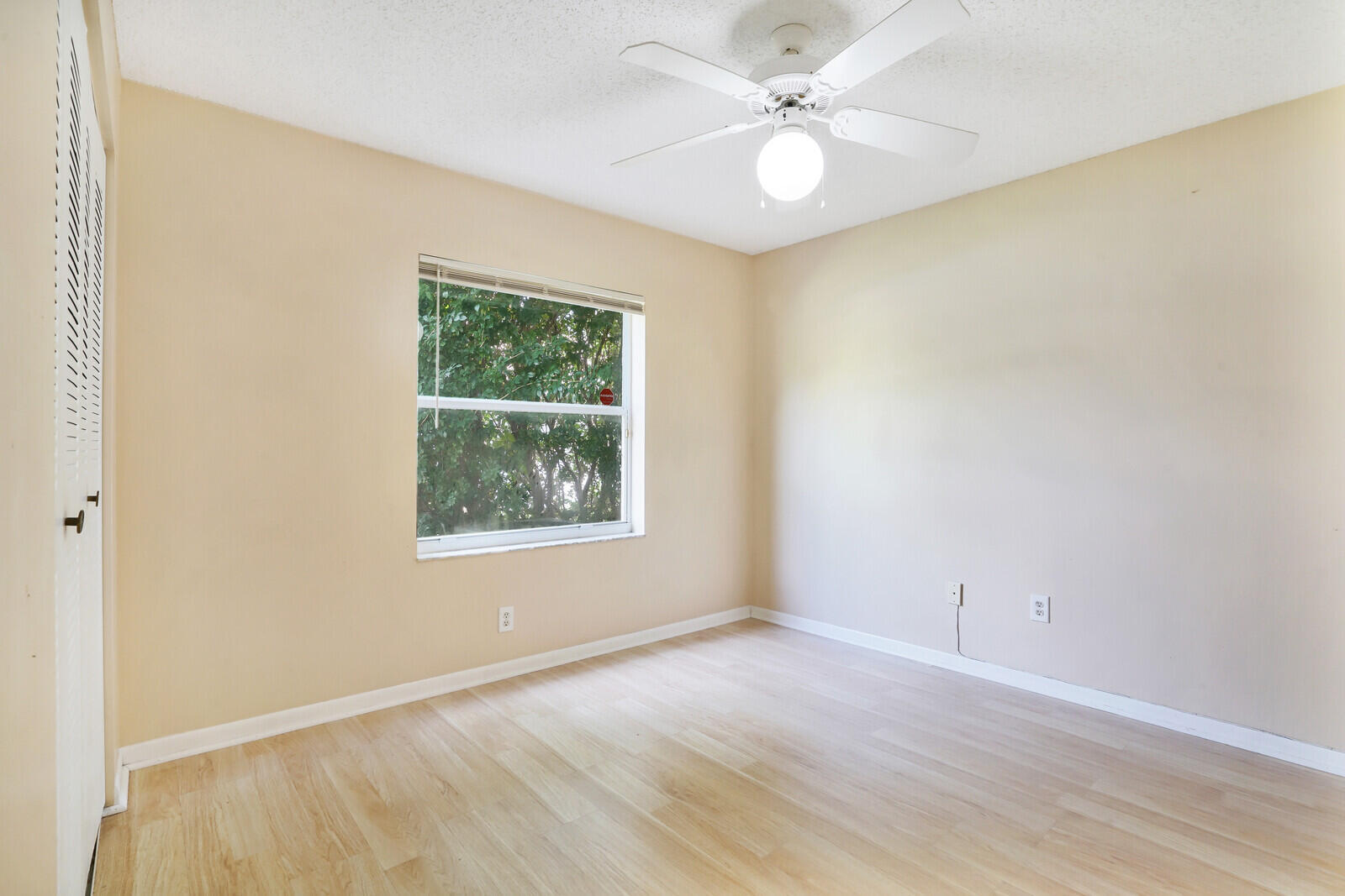 WHITEHORSE ESTATES - Residential Lease
