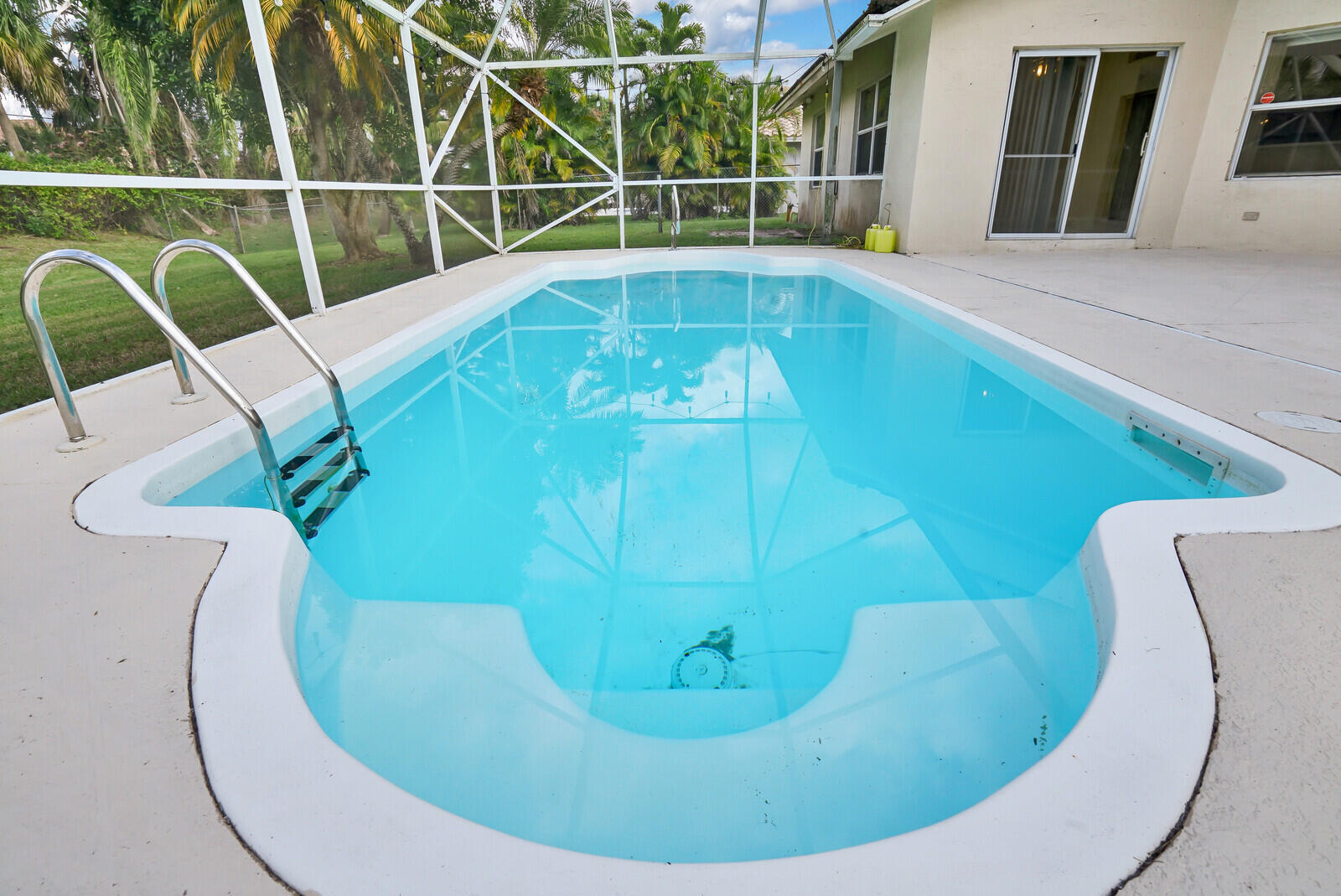 WHITEHORSE ESTATES - Residential Lease