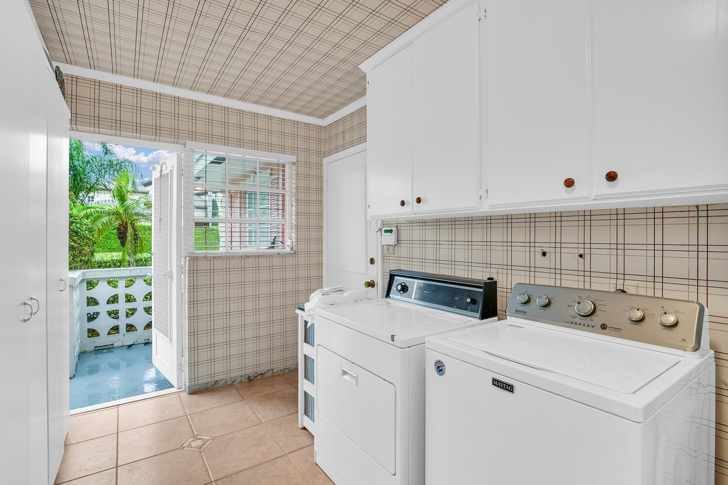 ROYAL PALM YACHT & COUNTR - Residential