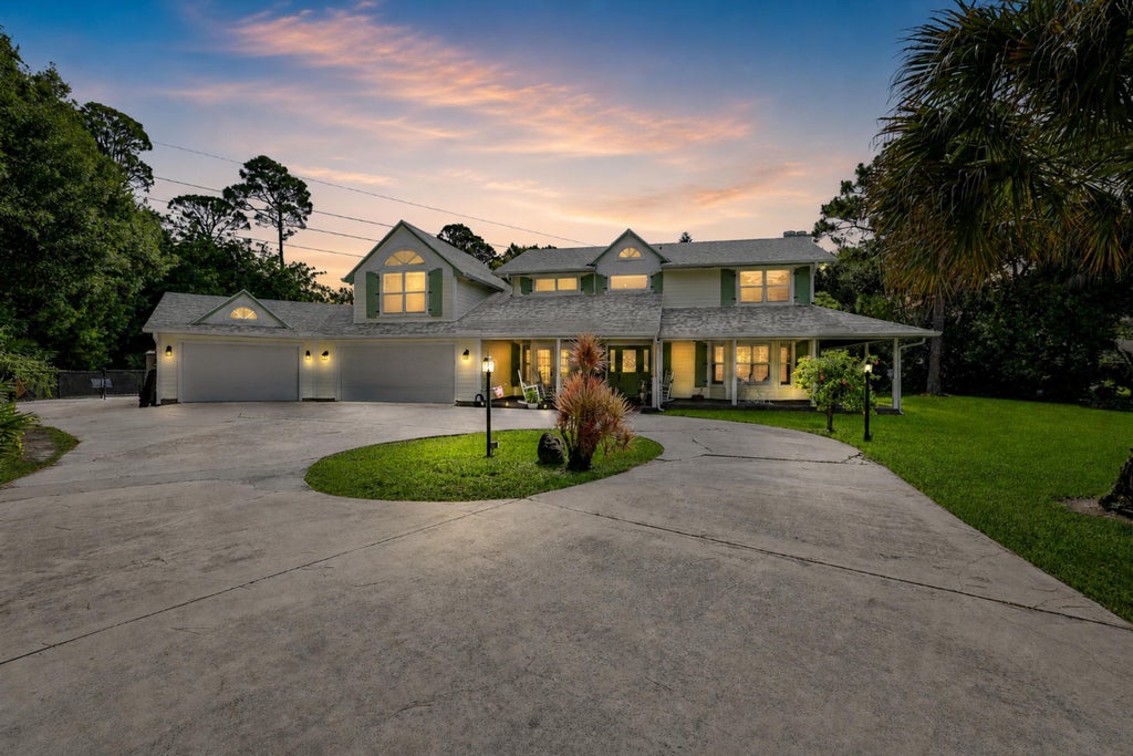 Photo of 19780 Castlewood Drive, Jupiter, FL 33458 (MLS # B26055739)