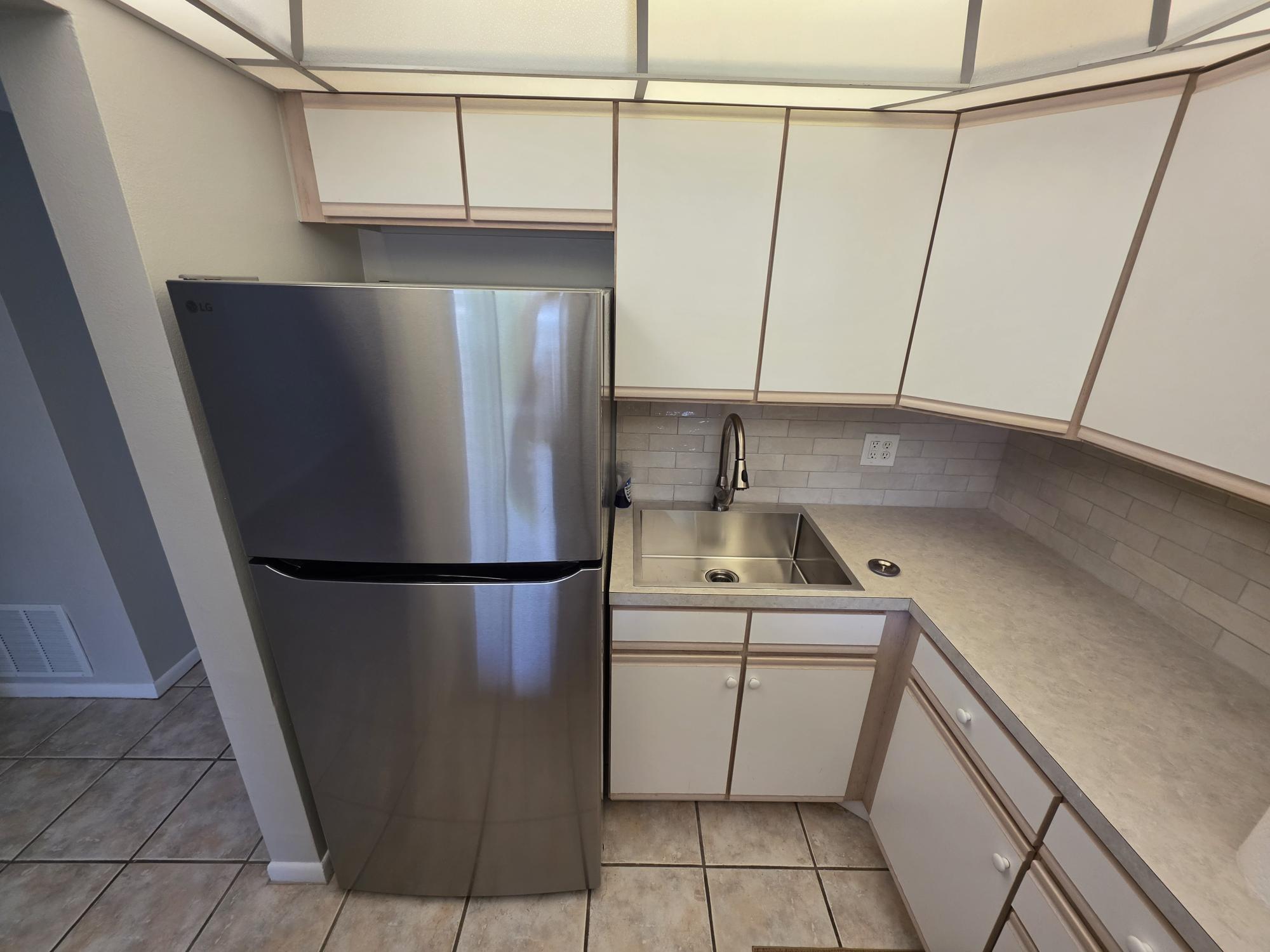 MURRY HILLS APT BLDG CONDO - Residential