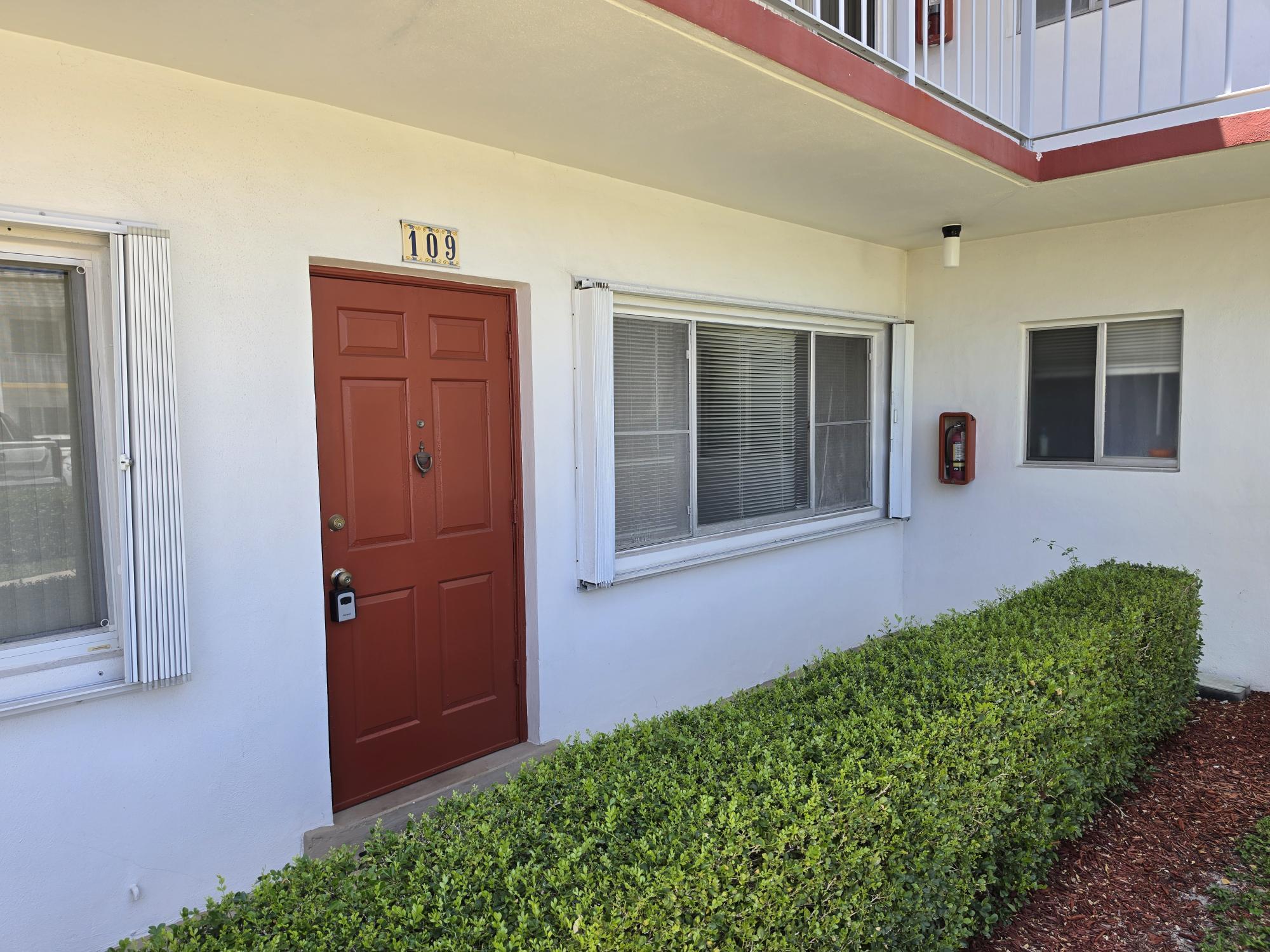 MURRY HILLS APT BLDG CONDO - Residential