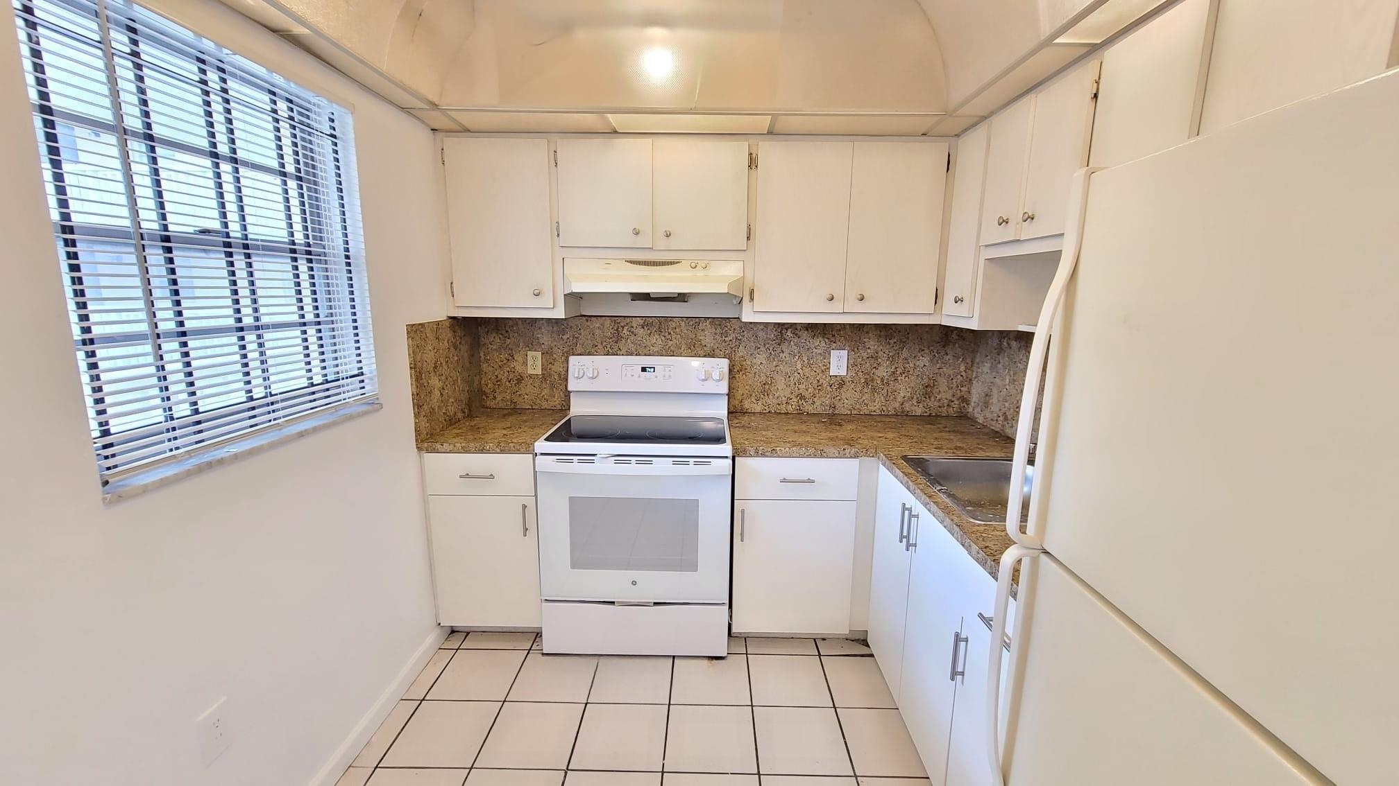 Parkway Towers Condo Bldg - Residential Lease