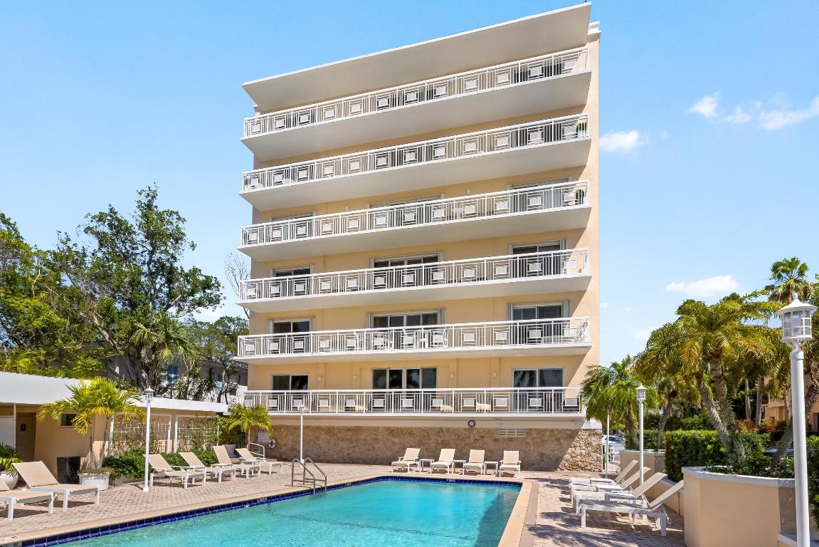 LAKE TOWERS CONDO - Residential